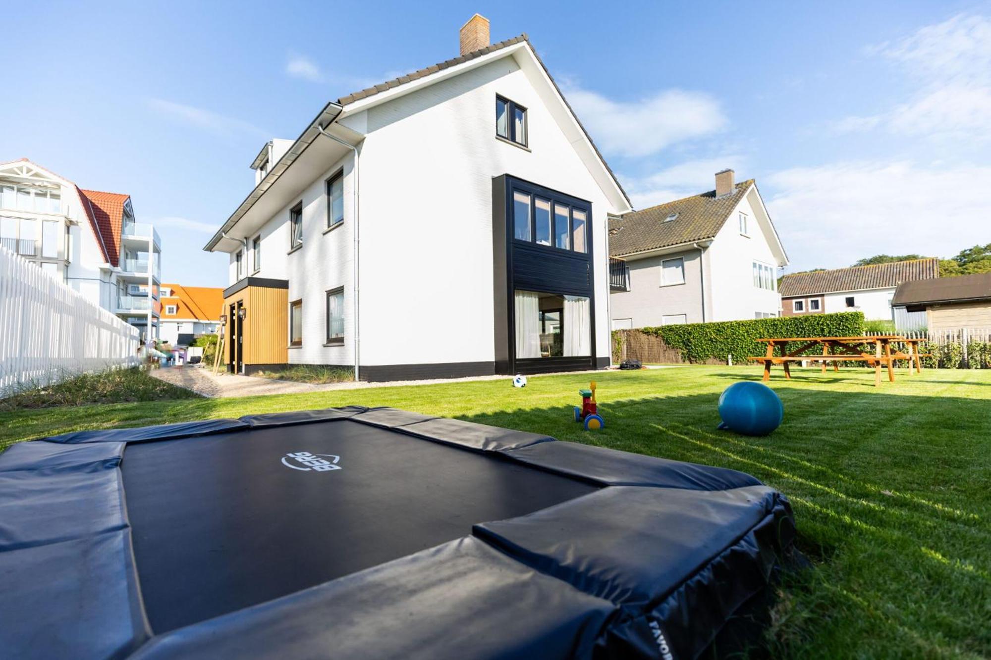 Huswell - Family Stay With Garden & Sauna Cadzand Exterior photo
